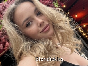 Blondiekiss