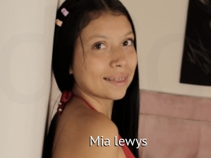 Mia_lewys