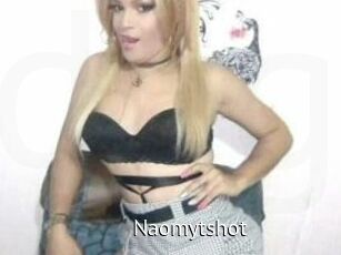 Naomytshot