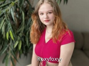 Roxyfoxyy